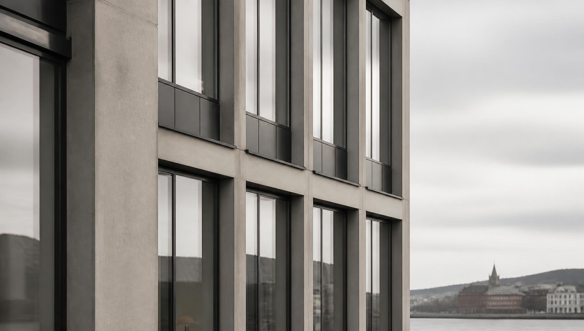 Fasaddetalj av modern nordisk arkitektur
